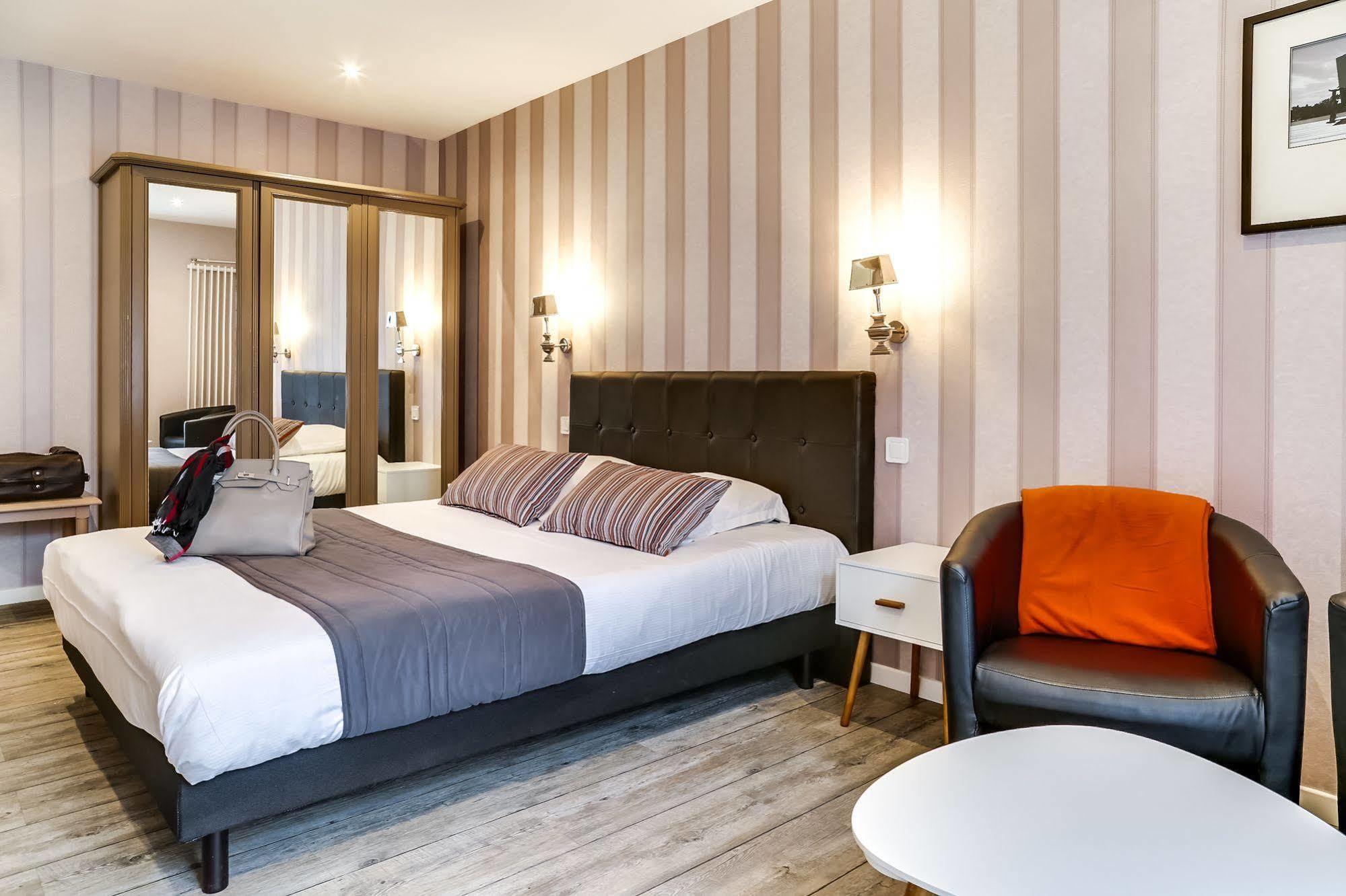 Hotel-Spa-Piscine Le Petit Castel Beuzeville-Honfleur エクステリア 写真